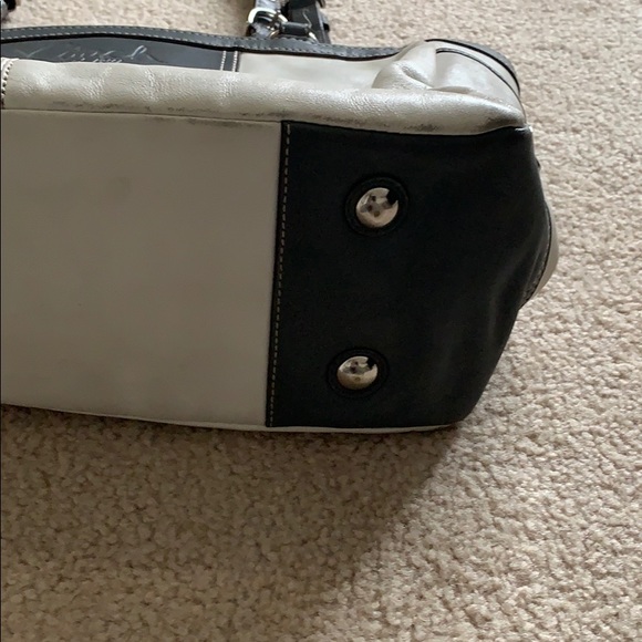 Coach // White and Grey Leather Purse - Picture 5 of 8